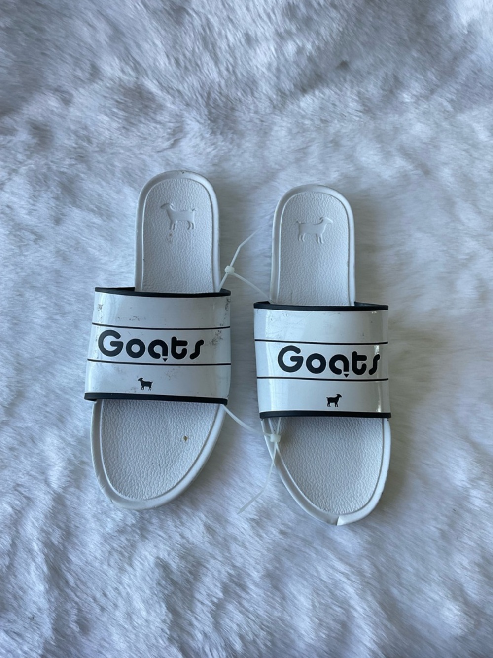 GOATS Size 8 Women Slides